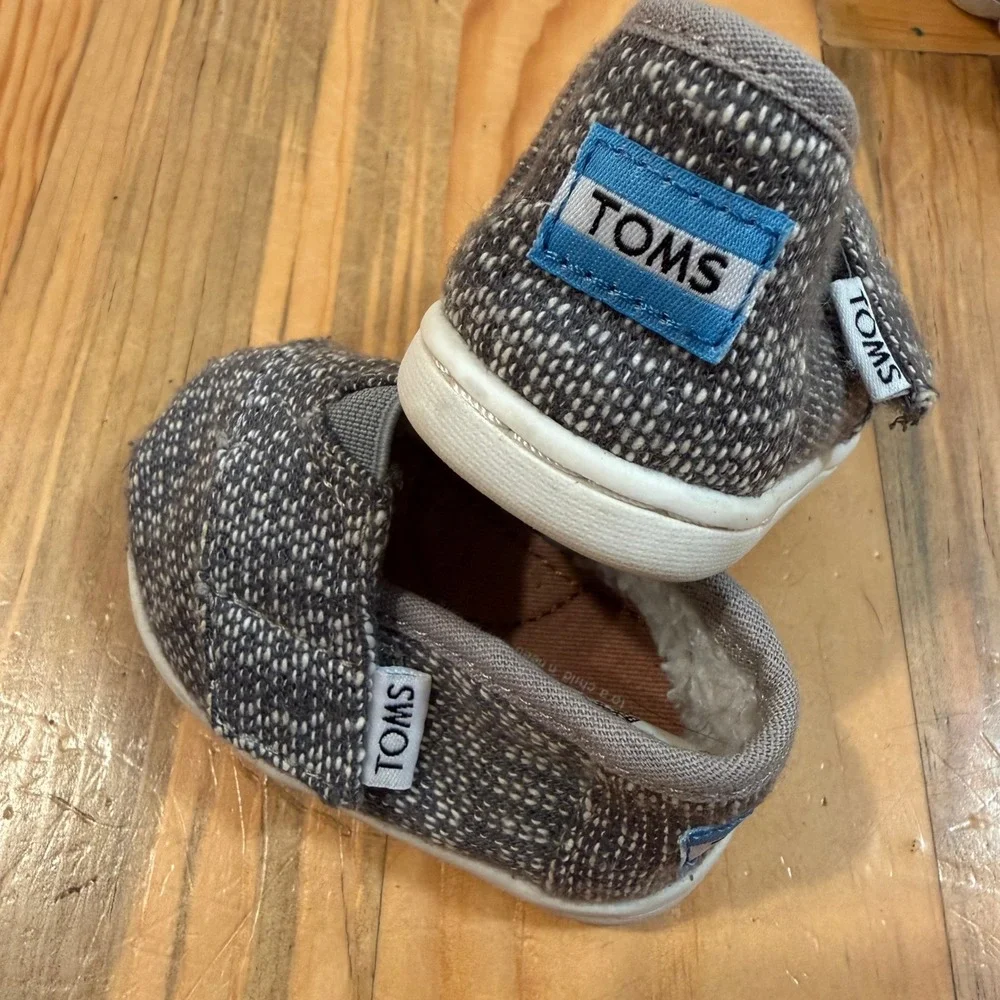 Lot of 4 Hey Dude Vans Toms Reebok Pink‎ Sneakers Baby Shoes Sizes 1 And 2